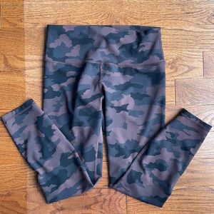 Lululemon wunder train 25” size 10 camo